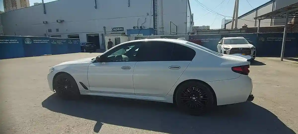 BMW 5 серии 2017 года за 18 000 000 тг. в Шымкент
