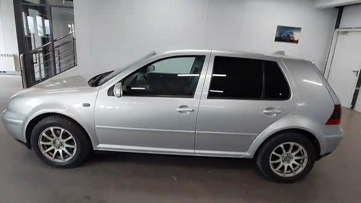 Volkswagen Golf 1999 года за 2 800 000 тг. в Астана