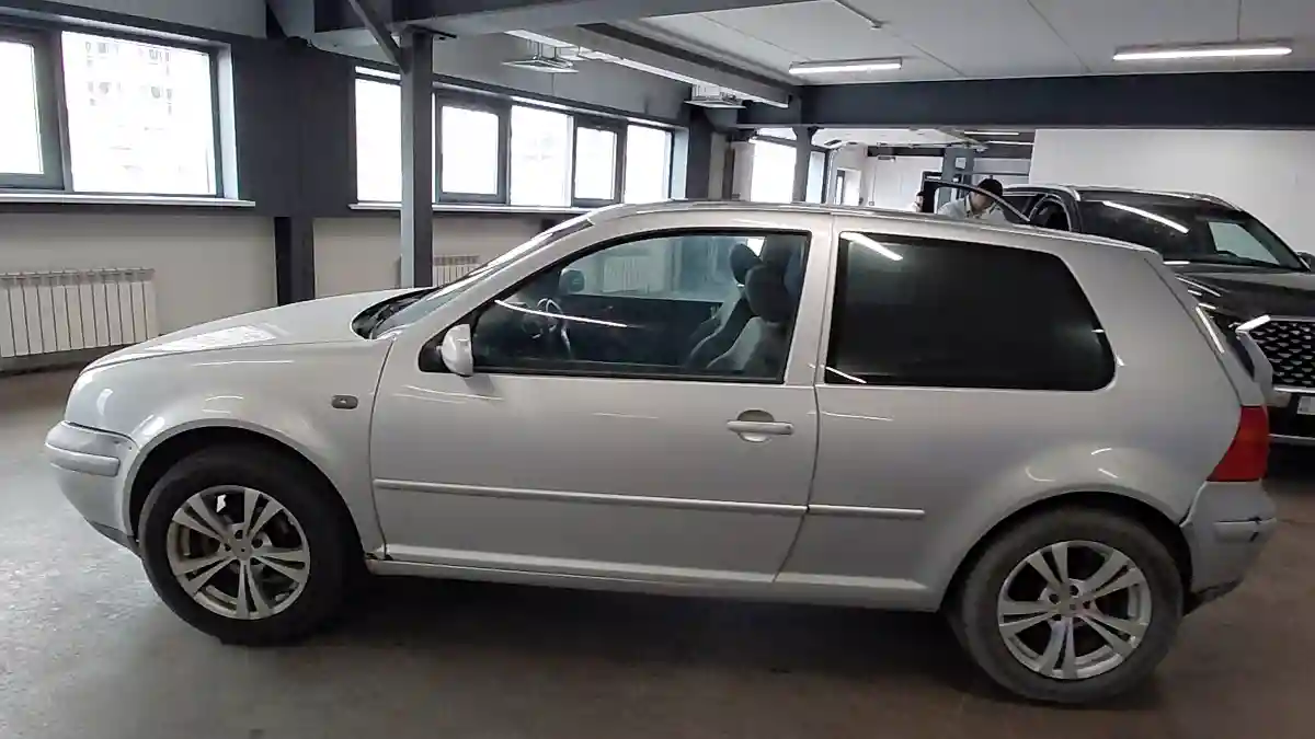Volkswagen Golf 2001 года за 1 500 000 тг. в Астана