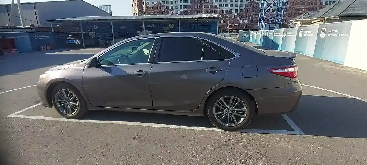 Toyota Camry 2017 года за 9 500 000 тг. в Шымкент