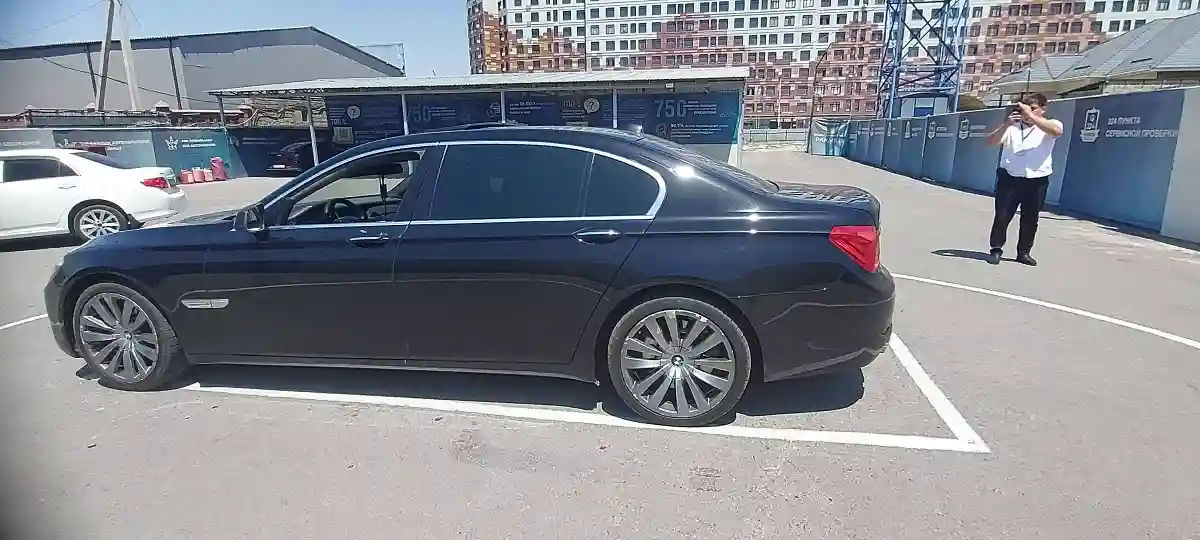 BMW 7 серии 2009 года за 9 500 000 тг. в Шымкент