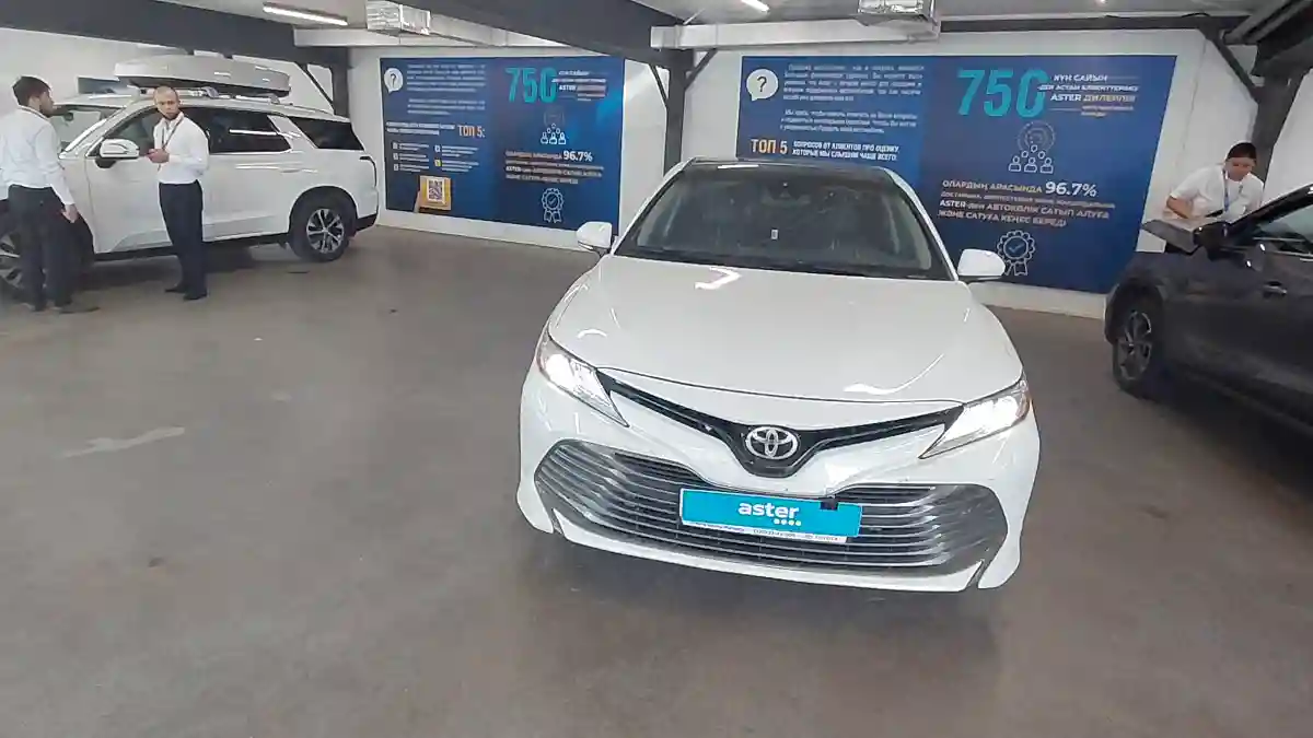 Toyota Camry 2019 года за 8 500 000 тг. в Астана