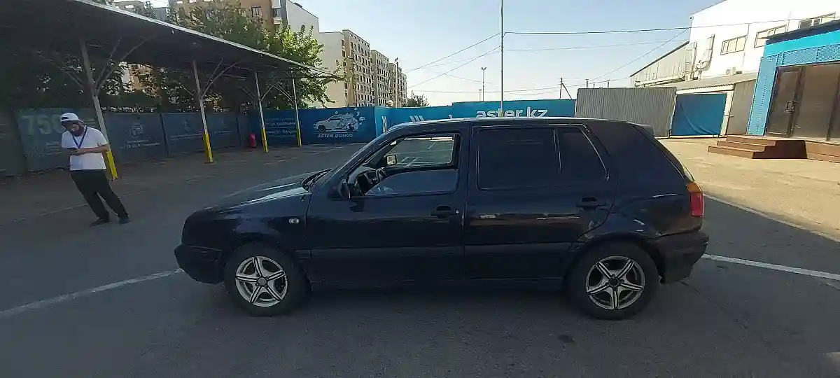 Volkswagen Golf 1995 года за 2 000 000 тг. в Алматы
