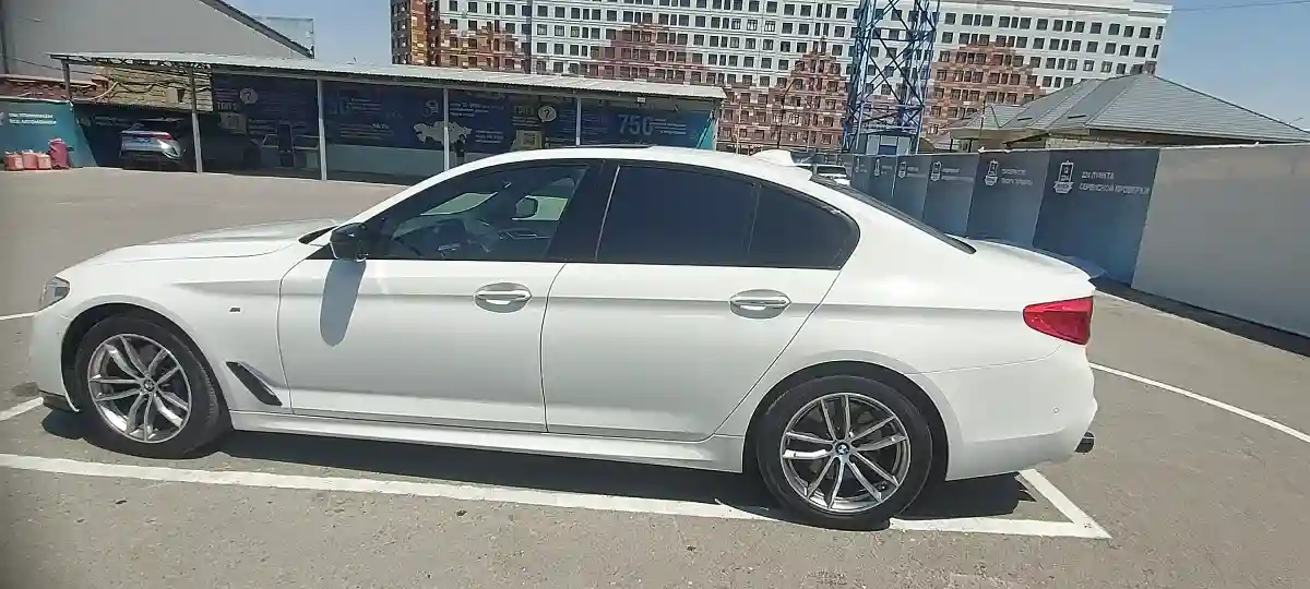 BMW 5 серии 2017 года за 15 500 000 тг. в Шымкент