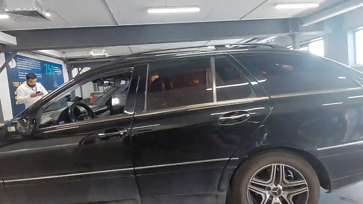 Mercedes-Benz C-Класс 2002 года за 2 300 000 тг. в Астана