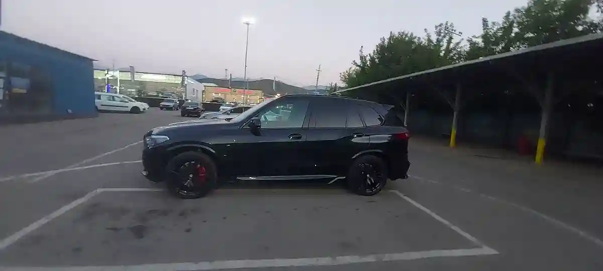 BMW X5 2021 года за 25 000 000 тг. в Алматы