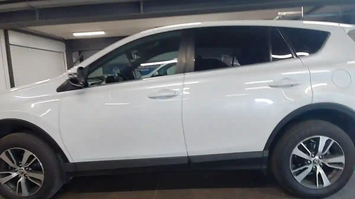 Toyota RAV4 2018 года за 11 000 000 тг. в Астана