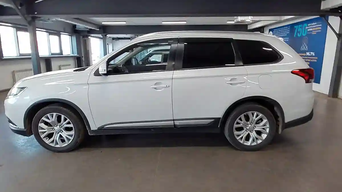 Mitsubishi Outlander 2019 года за 10 500 000 тг. в Астана