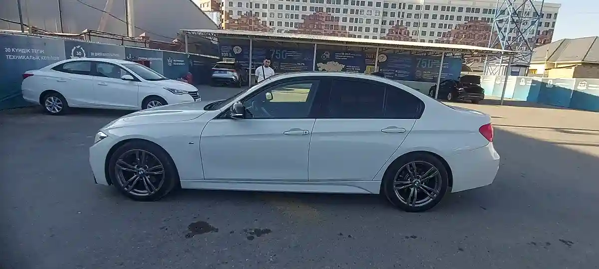 BMW 3 серии 2018 года за 12 900 000 тг. в Шымкент