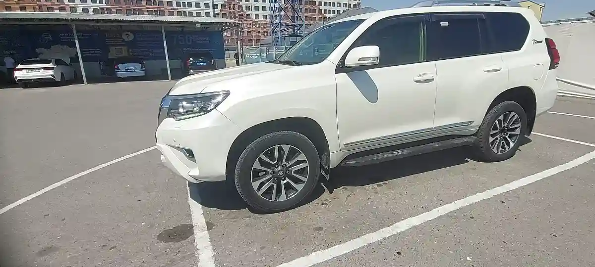 Toyota Land Cruiser Prado 2022 года за 28 000 000 тг. в Шымкент