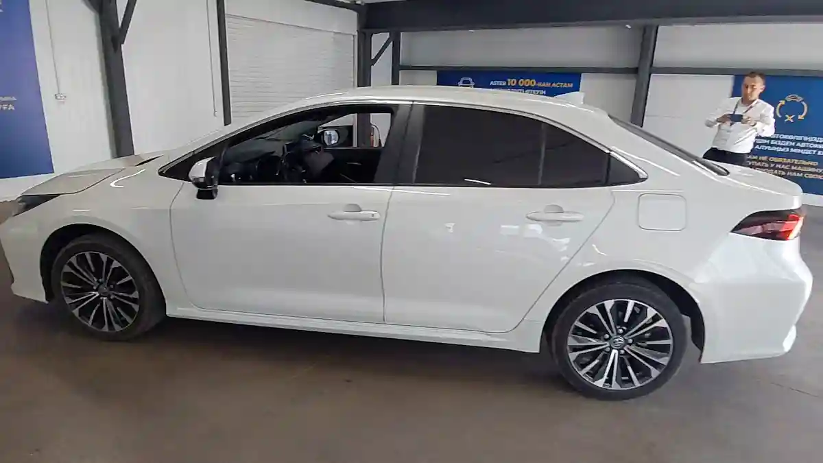 Toyota Corolla 2024 года за 10 000 000 тг. в Астана