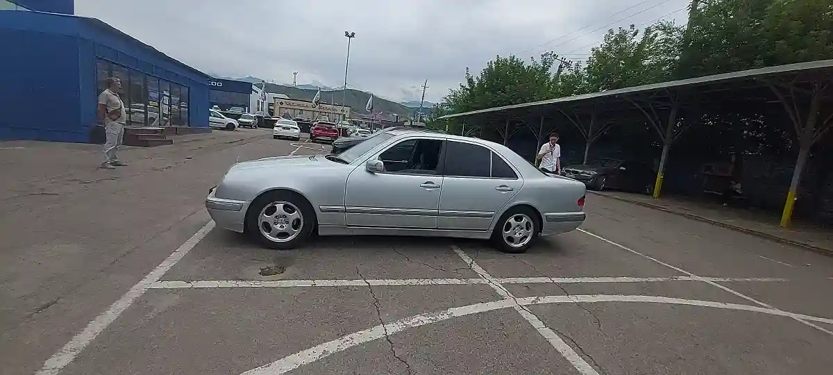 Mercedes-Benz E-Класс 1999 года за 5 000 000 тг. в Алматы