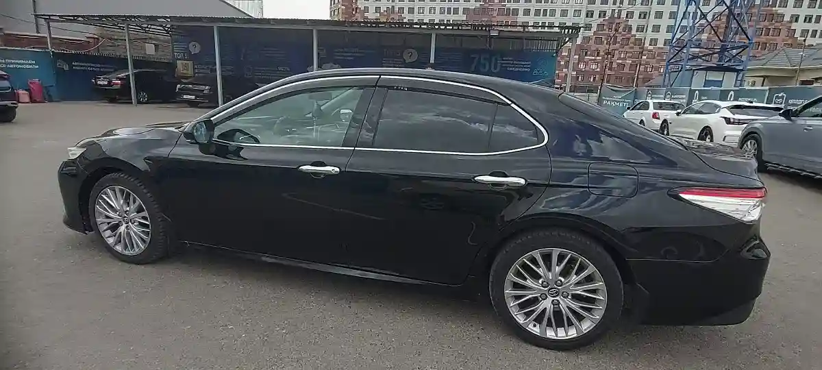 Toyota Camry 2019 года за 12 500 000 тг. в Шымкент