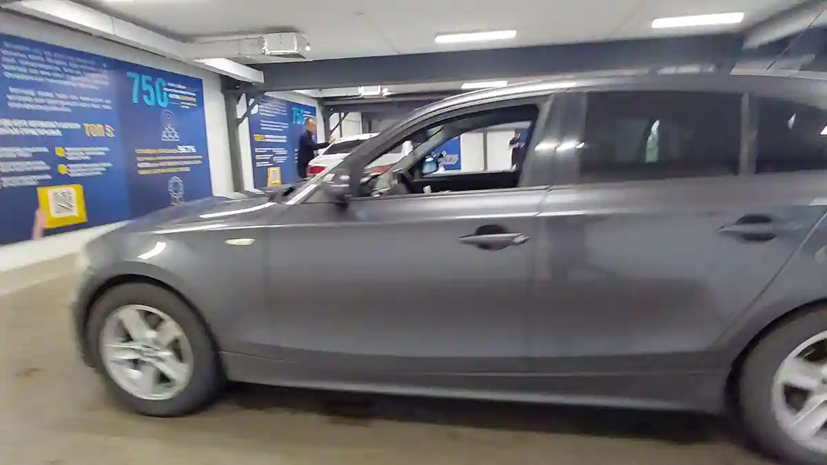 BMW 1 серии 2006 года за 5 000 000 тг. в Астана