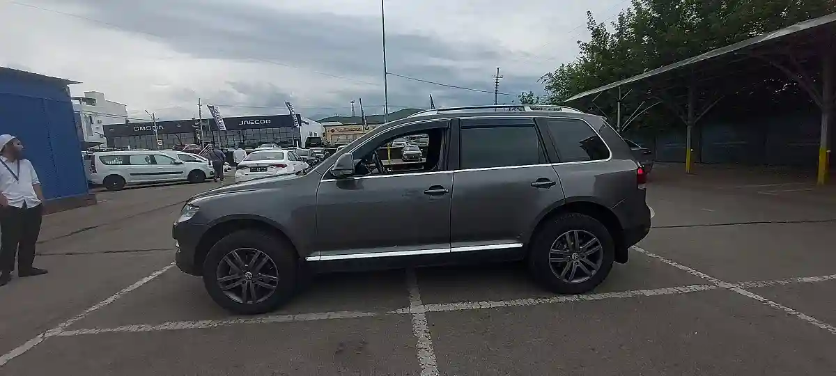 Volkswagen Touareg 2008 года за 6 500 000 тг. в Алматы
