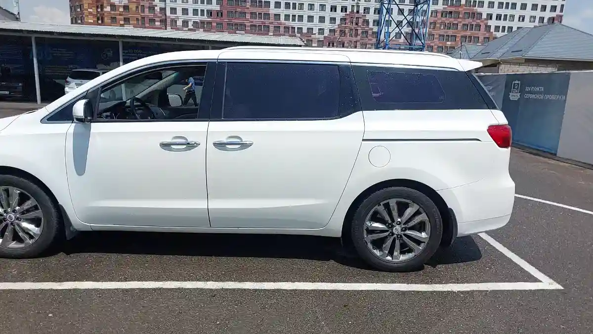 Kia Carnival 2016 года за 11 000 000 тг. в Шымкент