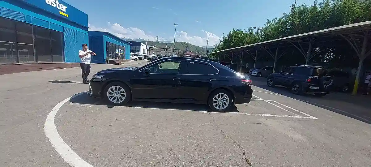 Toyota Camry 2023 года за 15 200 000 тг. в Алматы