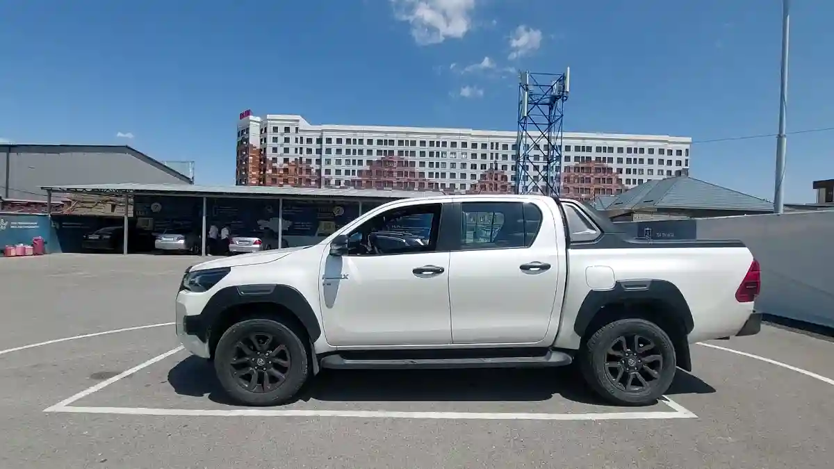 Toyota Hilux 2021 года за 25 000 000 тг. в Шымкент