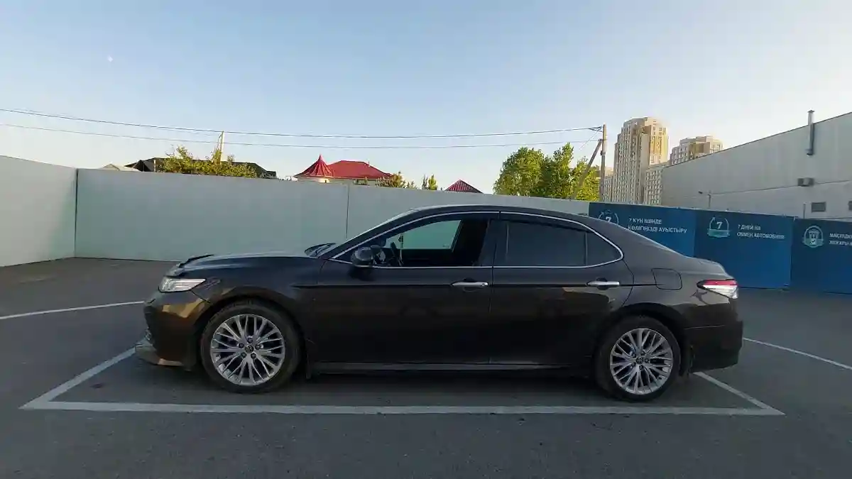 Toyota Camry 2020 года за 14 500 000 тг. в Шымкент
