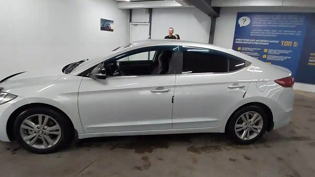 Hyundai Elantra 2018 года за 6 200 000 тг. в Астана