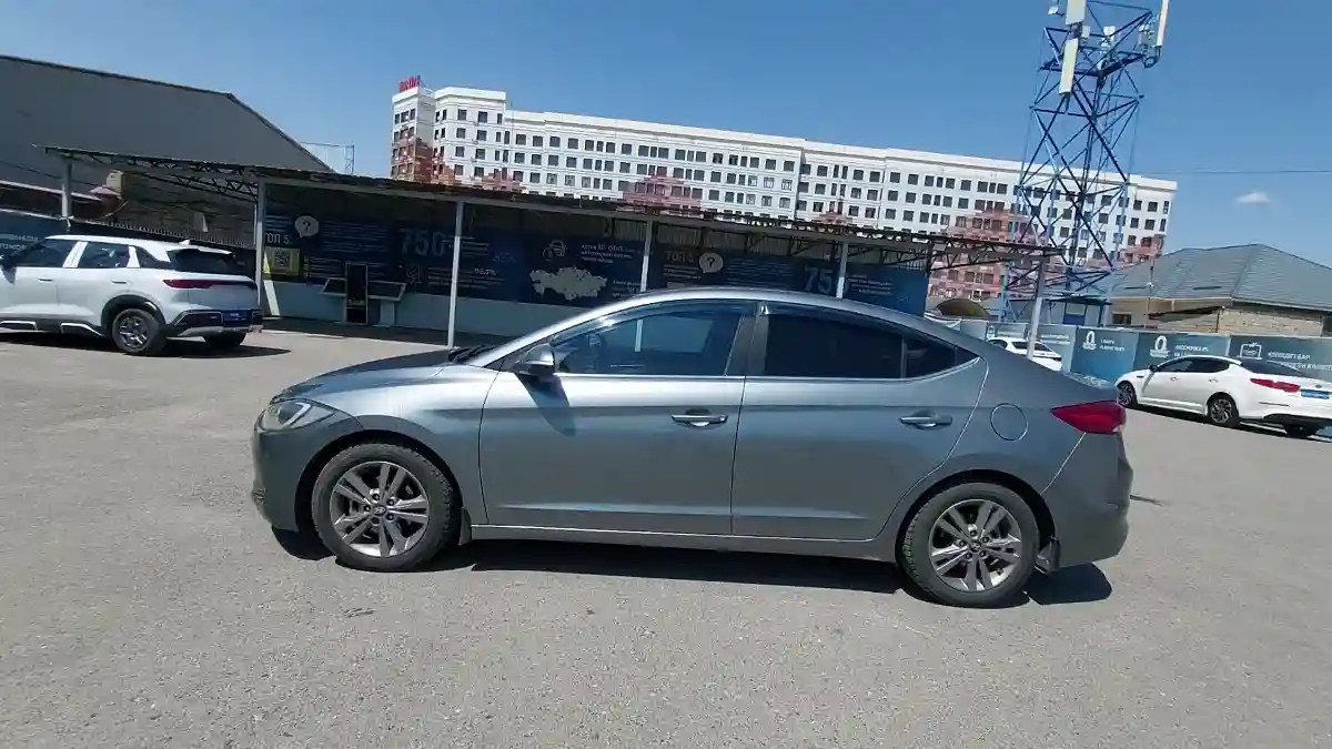 Hyundai Elantra 2018 года за 6 800 000 тг. в Шымкент