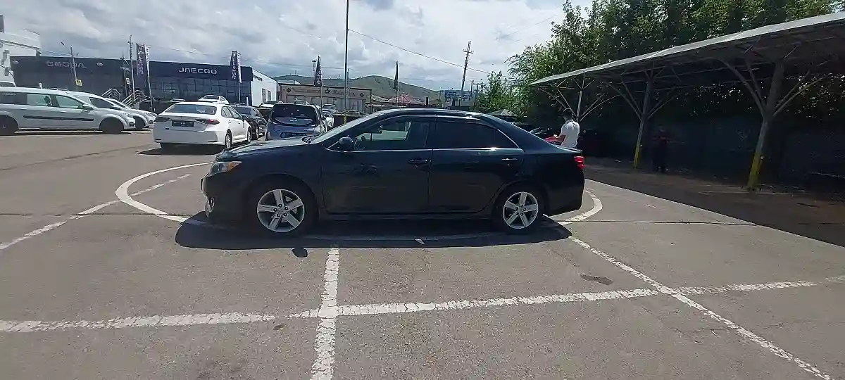 Toyota Camry 2014 года за 8 000 000 тг. в Алматы