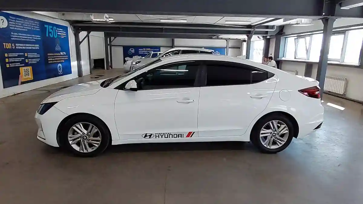 Hyundai Elantra 2019 года за 6 000 000 тг. в Астана