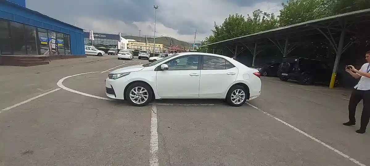 Toyota Corolla 2018 года за 7 000 000 тг. в Алматы