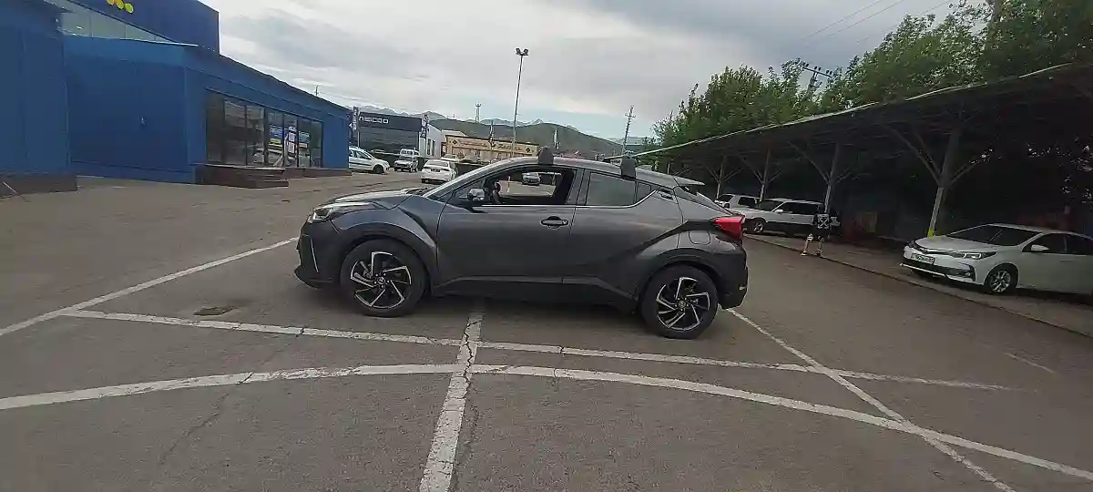 Toyota C-HR 2021 года за 10 000 000 тг. в Алматы