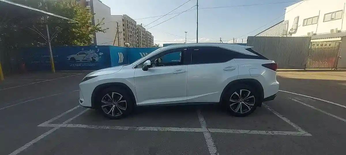 Lexus RX 2022 года за 26 000 000 тг. в Алматы