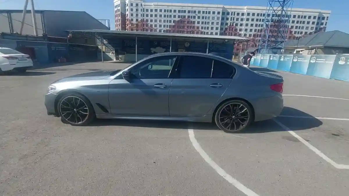 BMW 5 серии 2017 года за 16 000 000 тг. в Шымкент