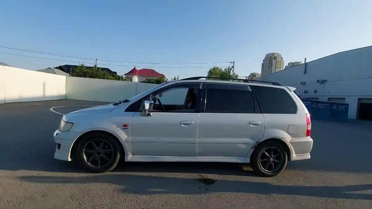 Mitsubishi Chariot 1997 года за 1 500 000 тг. в Шымкент