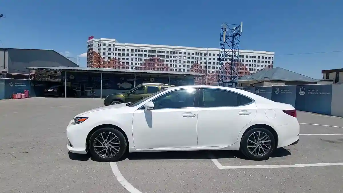 Lexus ES 2016 года за 11 500 000 тг. в Шымкент