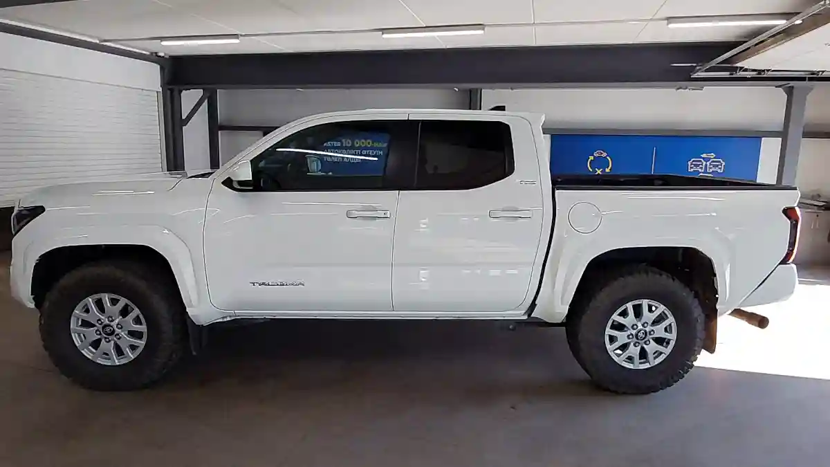 Toyota Tacoma 2024 года за 35 000 000 тг. в Астана