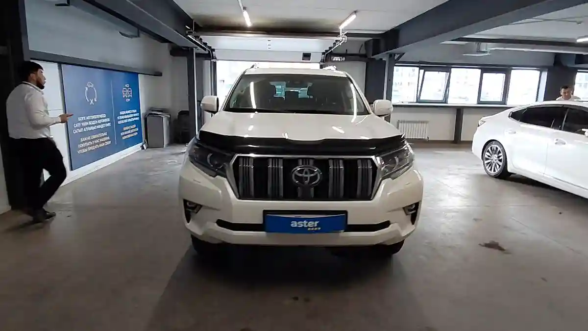 Toyota Land Cruiser Prado 2022 года за 24 000 000 тг. в Астана