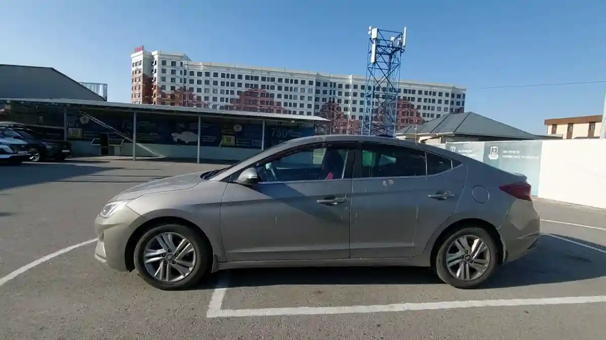 Hyundai Elantra 2019 года за 6 500 000 тг. в Шымкент
