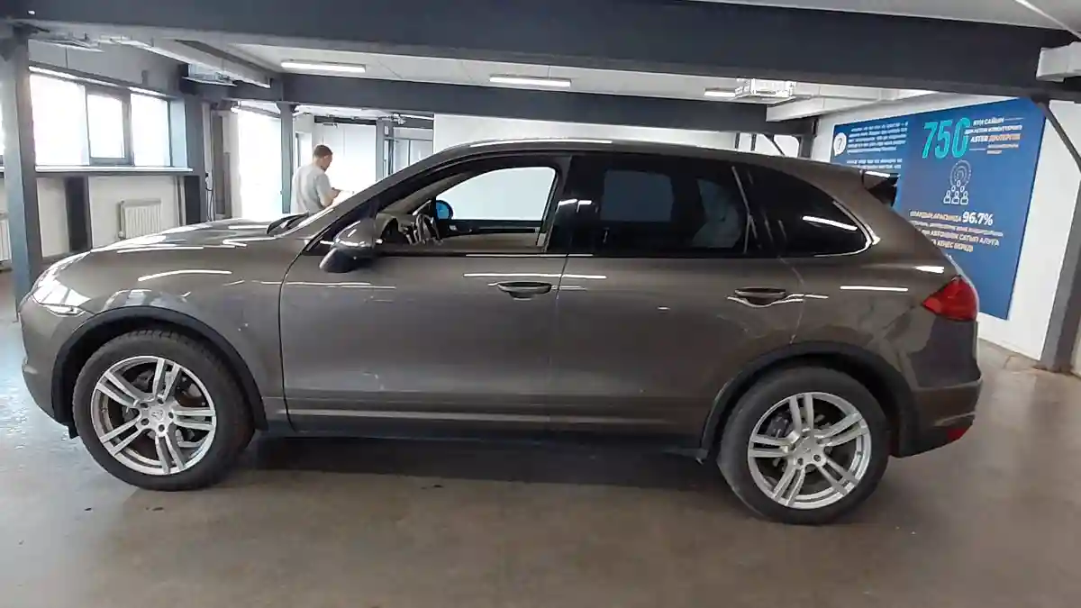 Porsche Cayenne 2014 года за 10 000 000 тг. в Астана