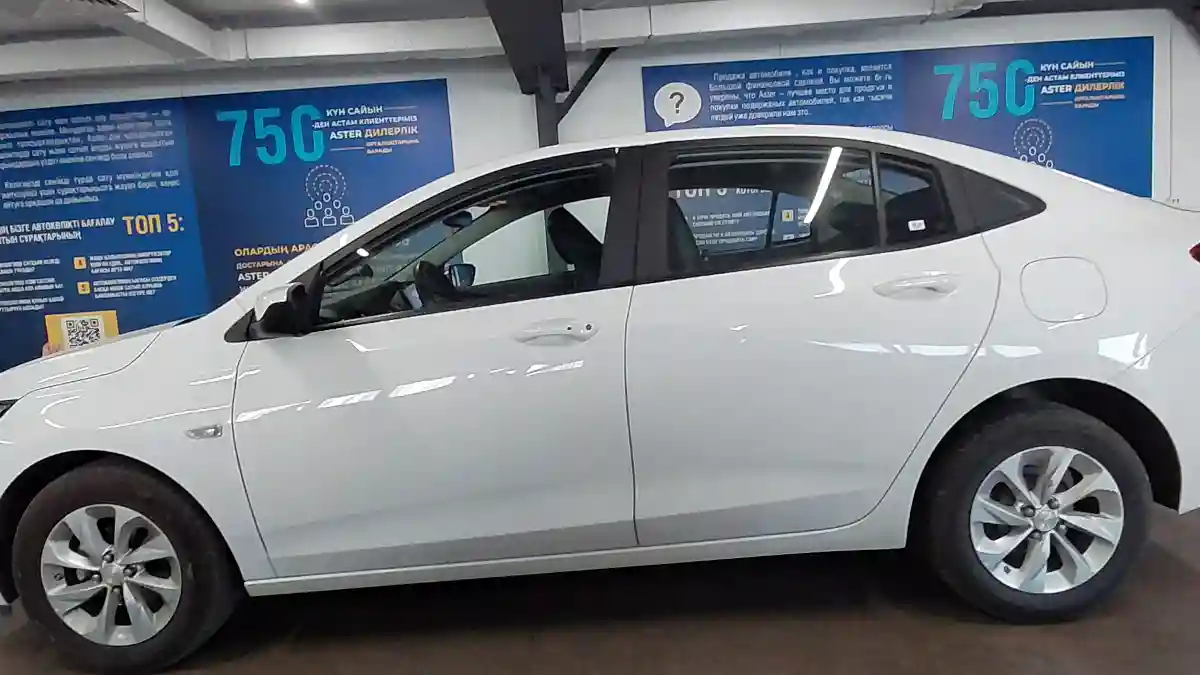 Chevrolet Onix 2024 года за 6 000 000 тг. в Астана
