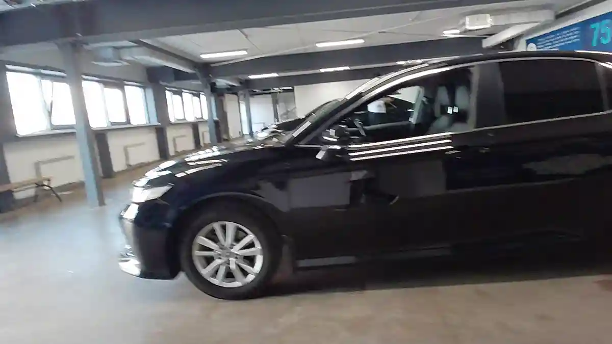 Toyota Camry 2021 года за 12 800 000 тг. в Астана