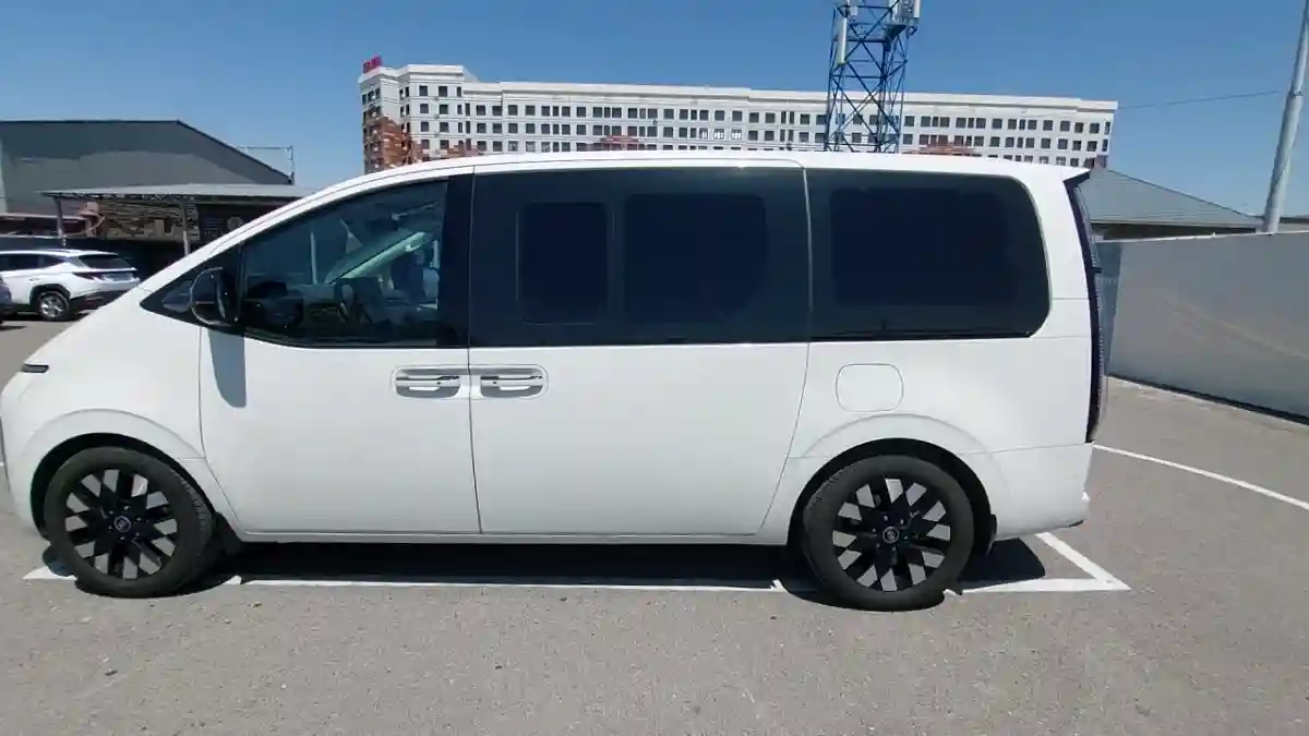 Hyundai Staria 2025 года за 25 000 000 тг. в Шымкент