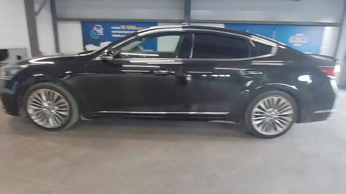Kia K7 2017 года за 12 000 000 тг. в Астана