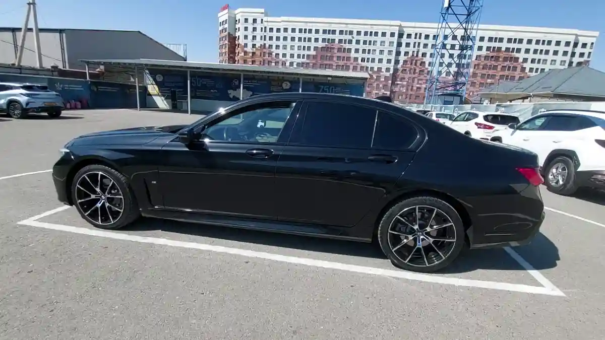 BMW 7 серии 2019 года за 34 000 000 тг. в Шымкент