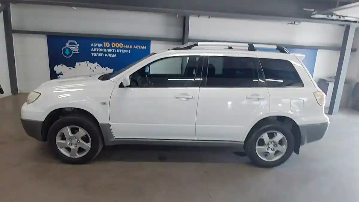 Mitsubishi Outlander 2004 года за 5 000 000 тг. в Астана