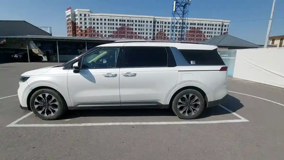 Kia Carnival 2021 года за 18 000 000 тг. в Шымкент