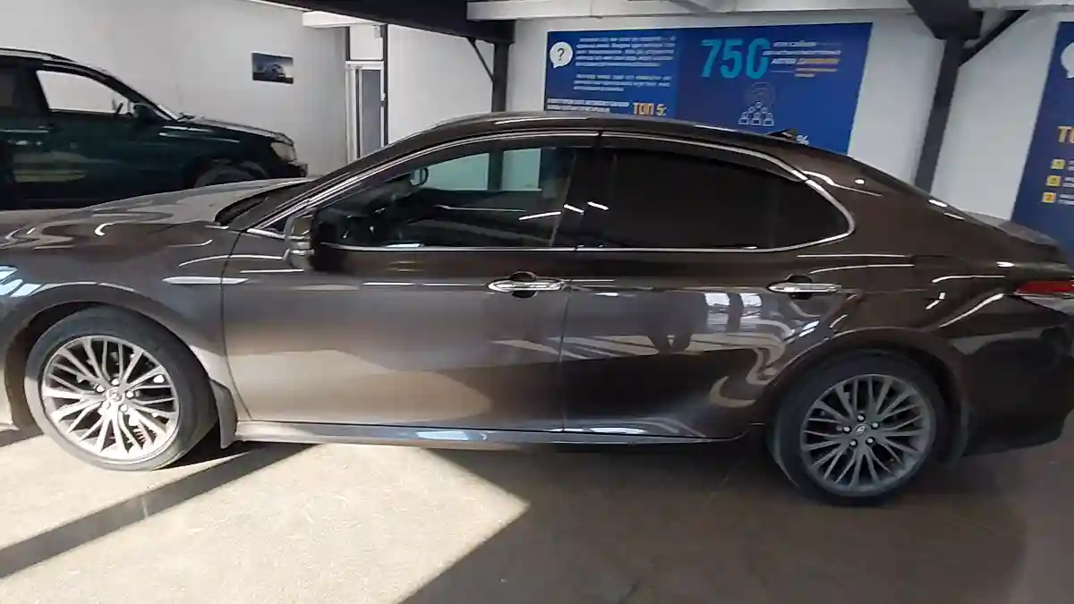 Toyota Camry 2018 года за 13 000 000 тг. в Астана