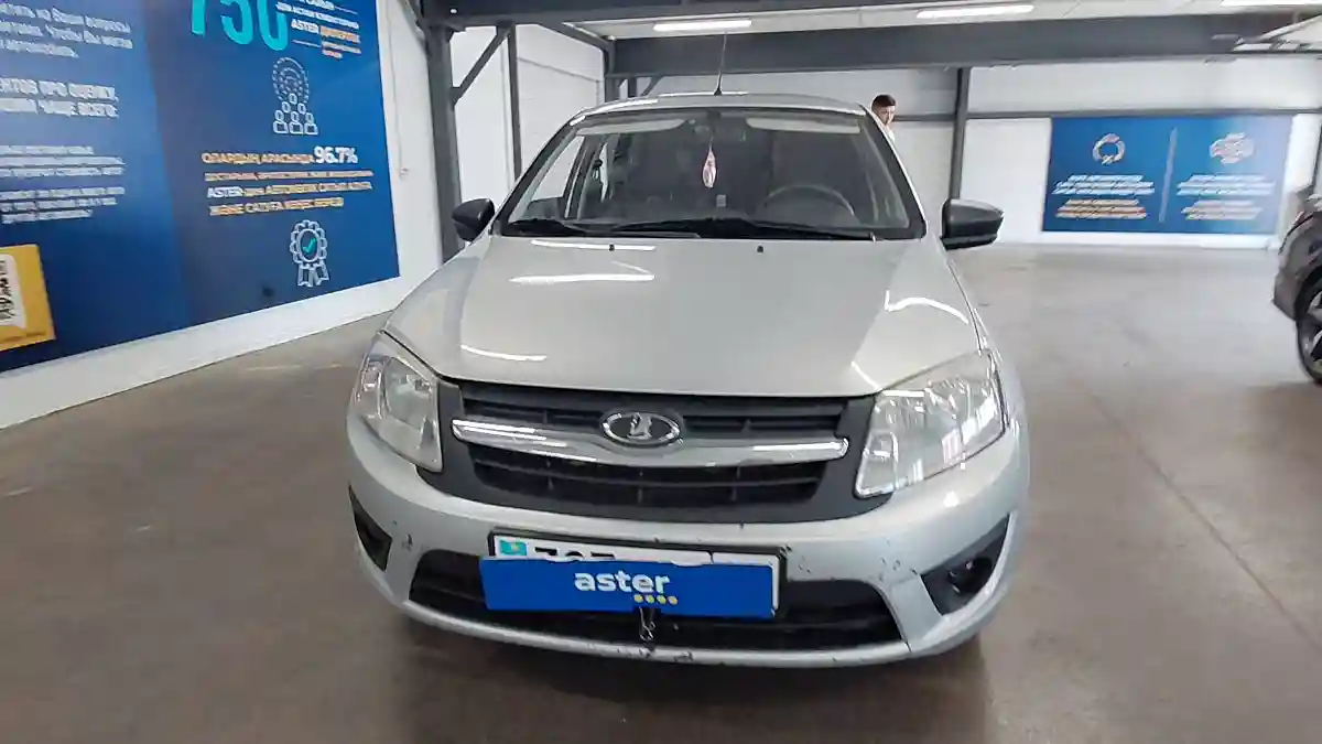 LADA (ВАЗ) Granta 2018 года за 2 800 000 тг. в Астана