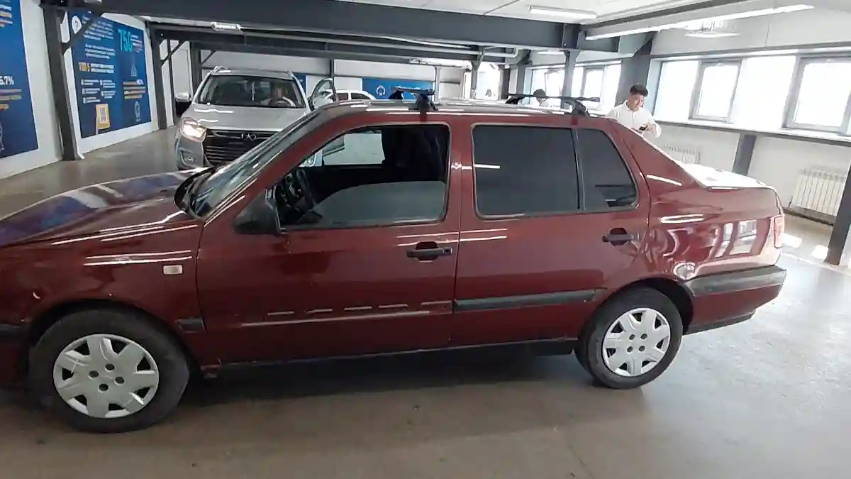 Volkswagen Vento 1993 года за 1 200 000 тг. в Астана