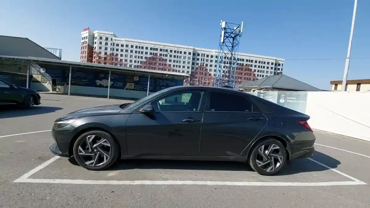 Hyundai Elantra 2021 года за 8 300 000 тг. в Шымкент