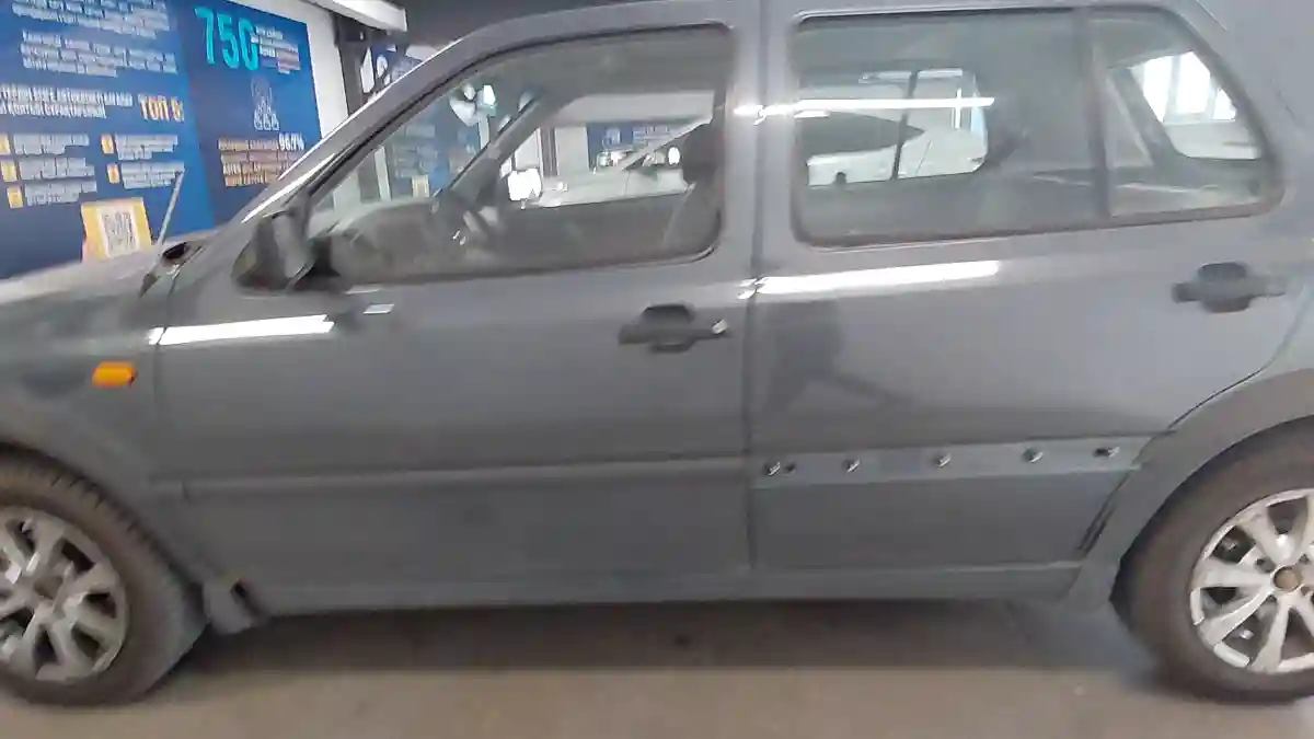 Volkswagen Golf 1995 года за 1 500 000 тг. в Астана