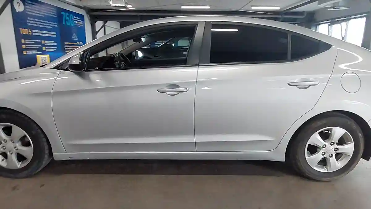 Hyundai Elantra 2017 года за 6 800 000 тг. в Астана